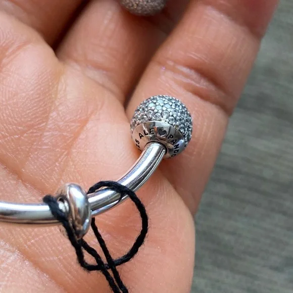 NWT Pandora Charm Carrier Moments SilverPave Bangle Bracelet w/ 2 Stoppers Sz 1